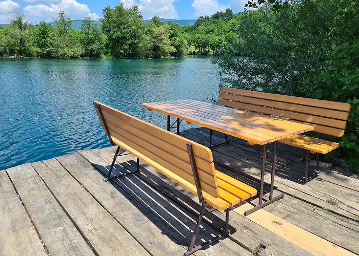 Faruk Hébergement de vacances