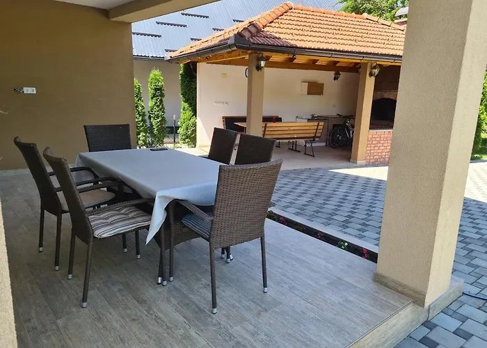 Faruk Hébergement de vacances Racic