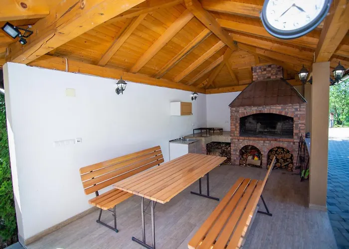 Faruk Hébergement de vacances *